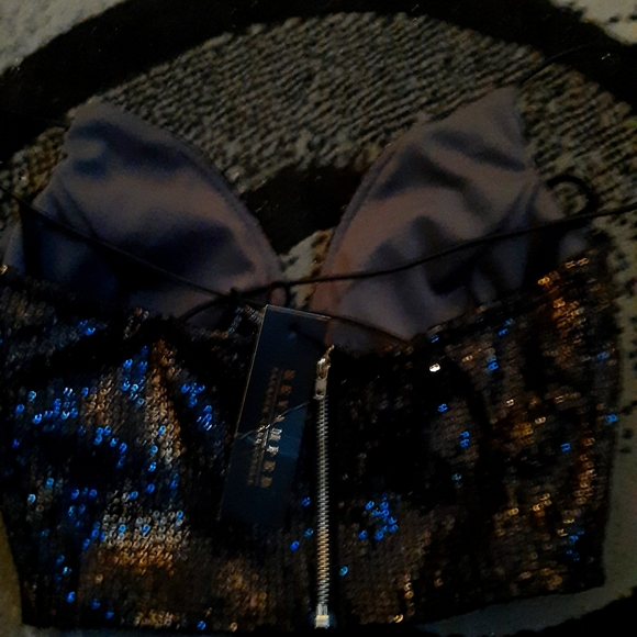 Rhinestone crop shirt - Picture 2 of 2